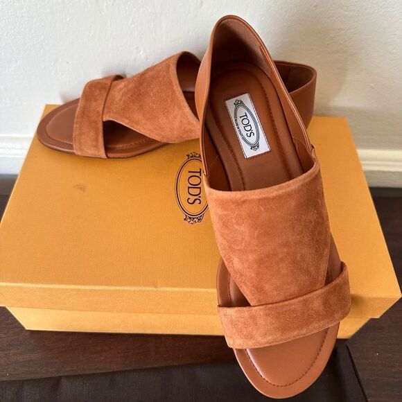 Tod's soft leather upper/leather lining stylish flat sandal size EU37 /US7 - Picture 4 of 12